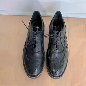 Leather Women Brogues in Black